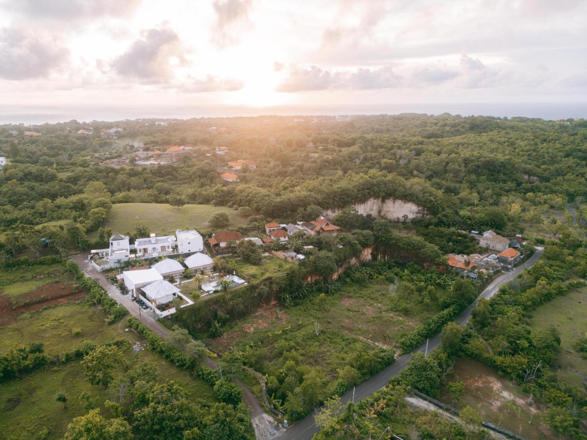 Sukacita Hill Hotel Uluwatu Eksteriør billede